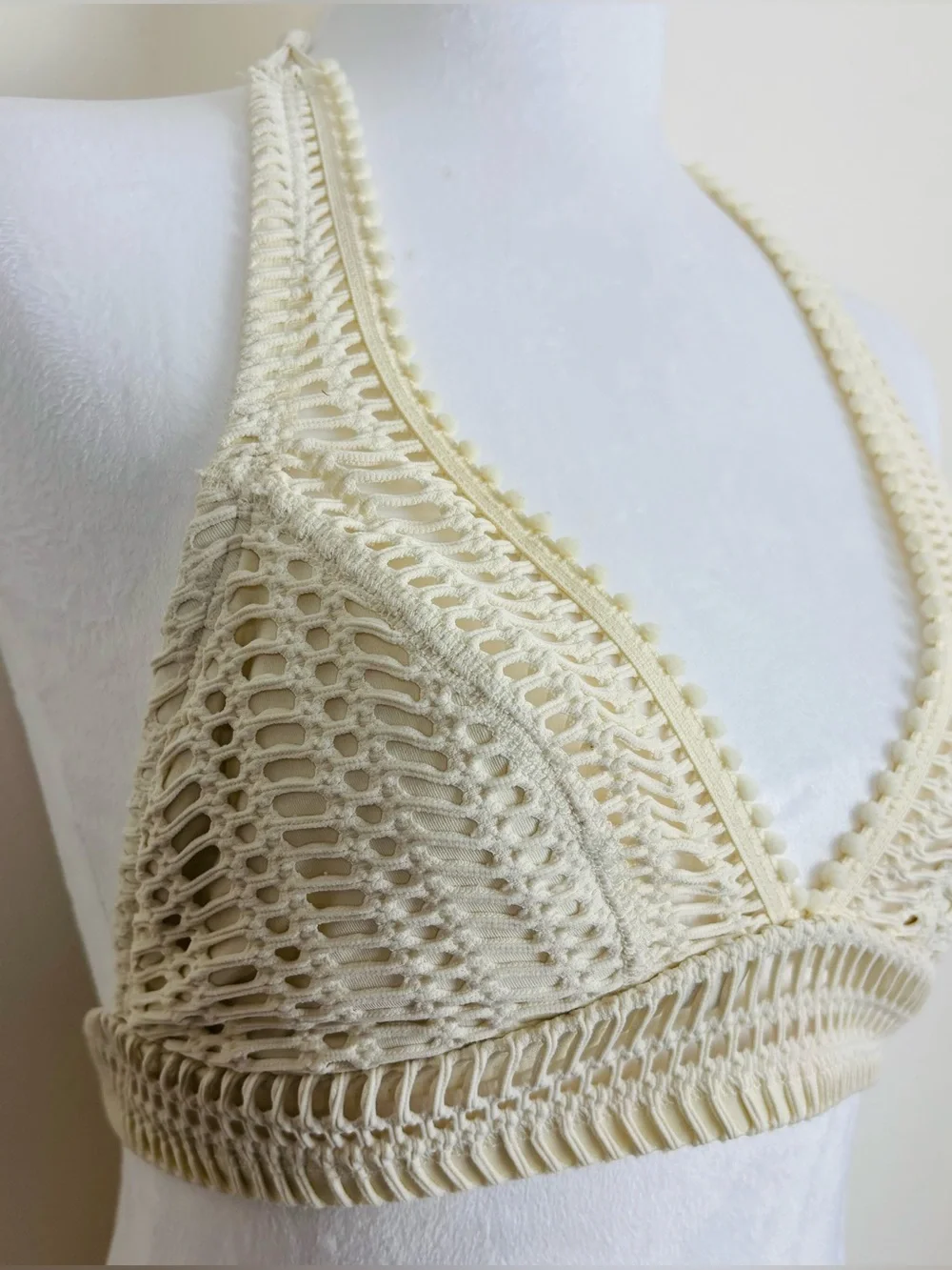 Robin Piccone Ivory Crochet Halter Bikini Top Resort Swim. Small